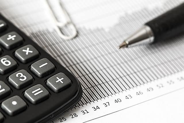 stevepb-new-year-1680905_640 Calculator and calculation image